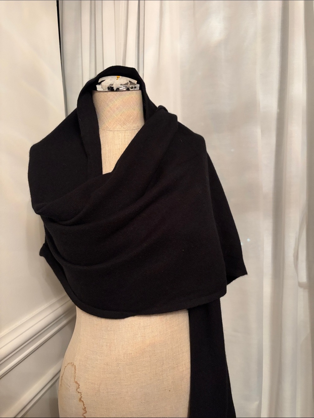 Club Monaco Black Cashmere scarf